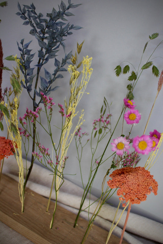 Blütenleiste ‚Sommerwiese‘ - DIY Set mit Eichenholzleiste und bunten Trockenblumen