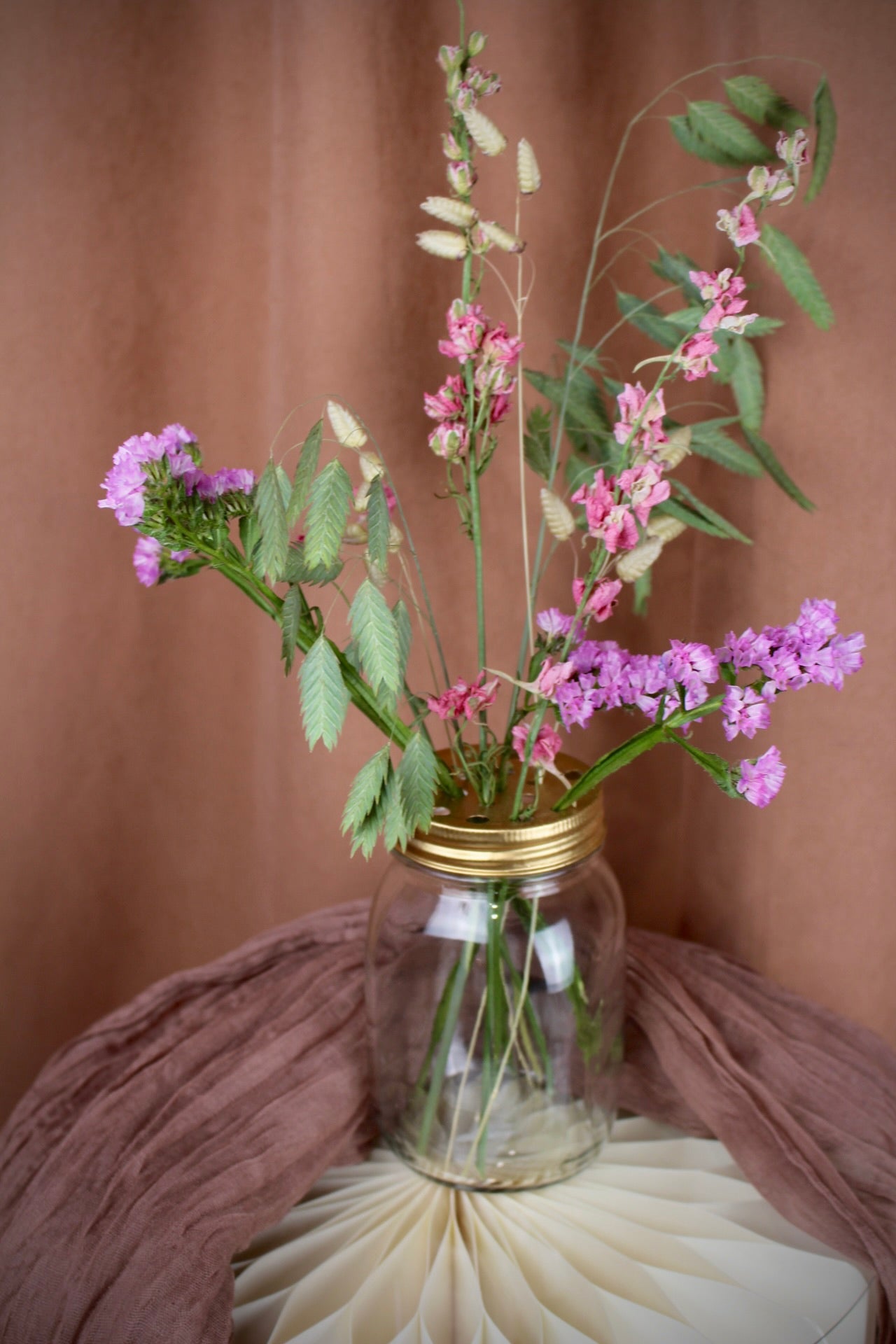 Flower Jar Gold - Blumenglas mit Lochdeckel