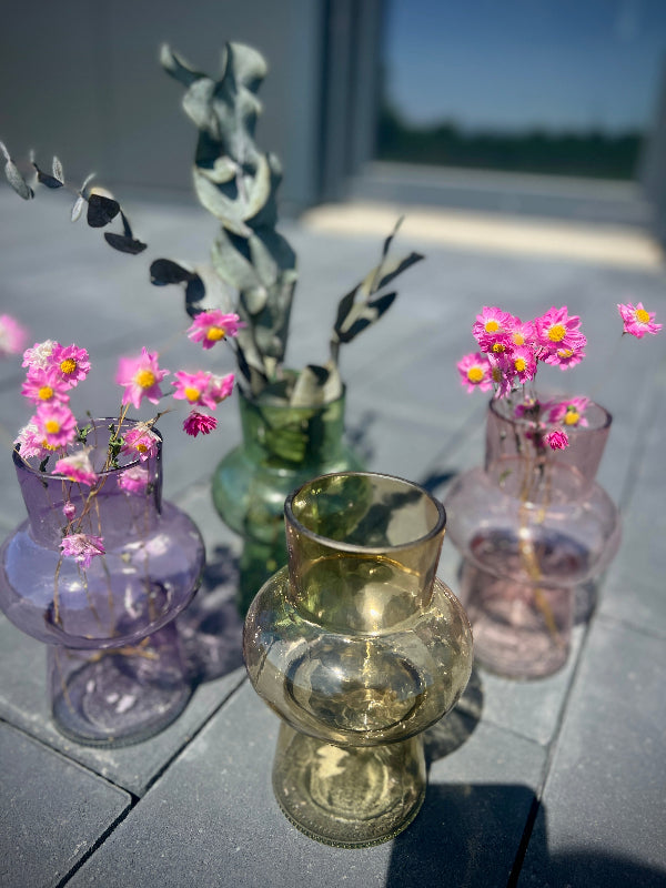 Lumina - taillierte Farbglasvase in Lila, Rosa, Gelb oder Grün