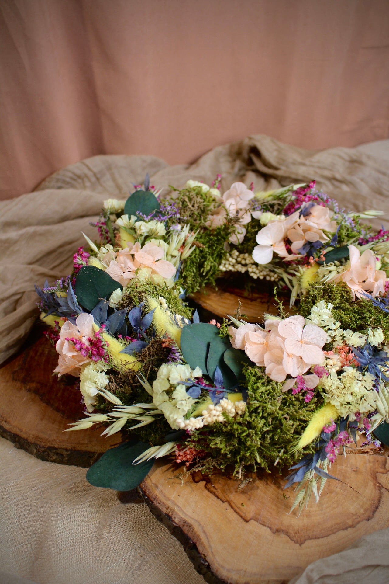 Trockenblumenkranz Liora mit Eukalyptus Moos und Hortensie
