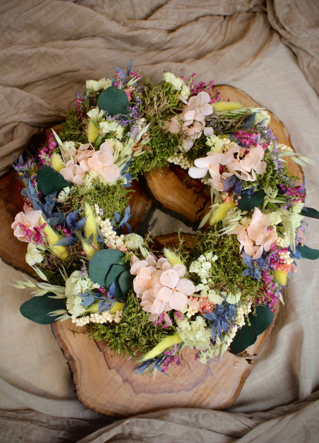 Trockenblumenkranz Liora mit Eukalyptus Moos und Hortensie