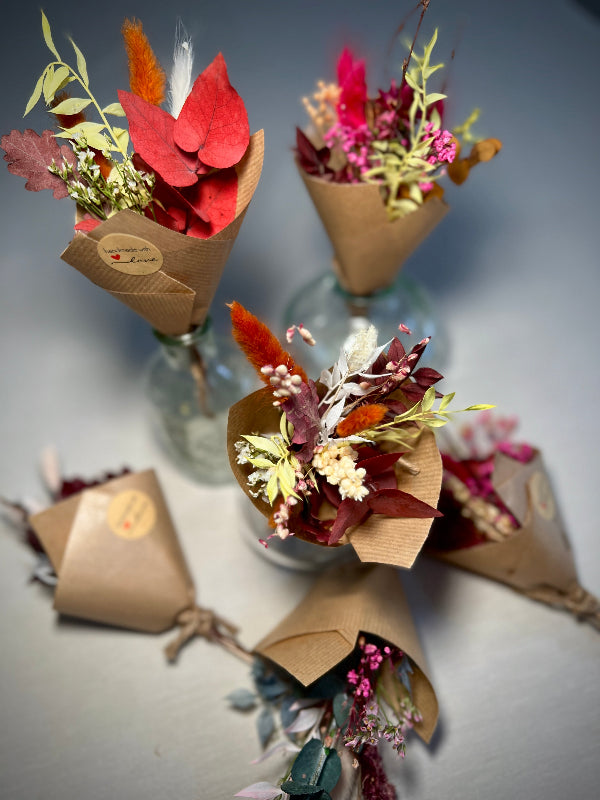 Überraschungs Mini-Trockenblumenstrauß