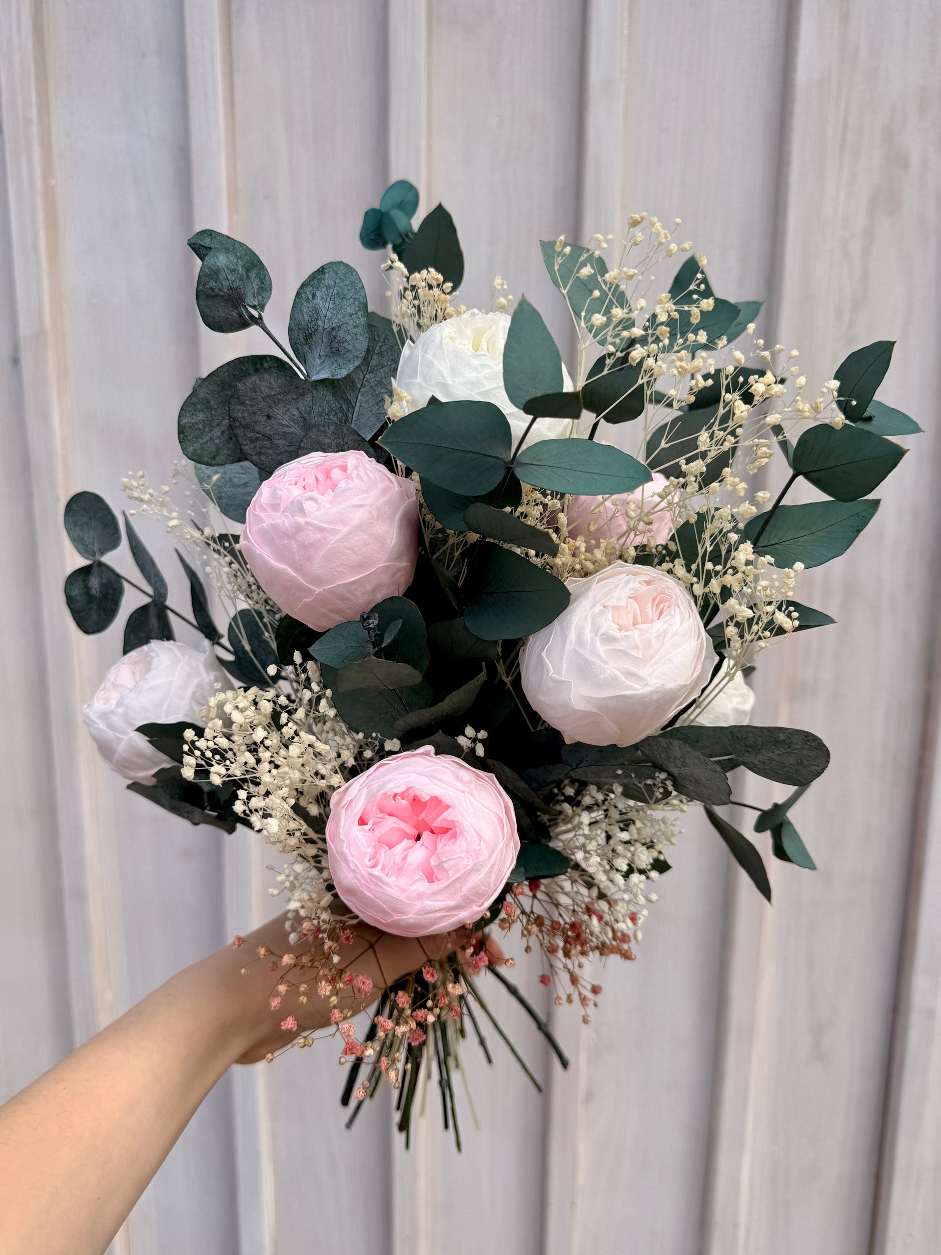 Peonia – Infinity Pfingstrosen Strauß mit Eukalyptus