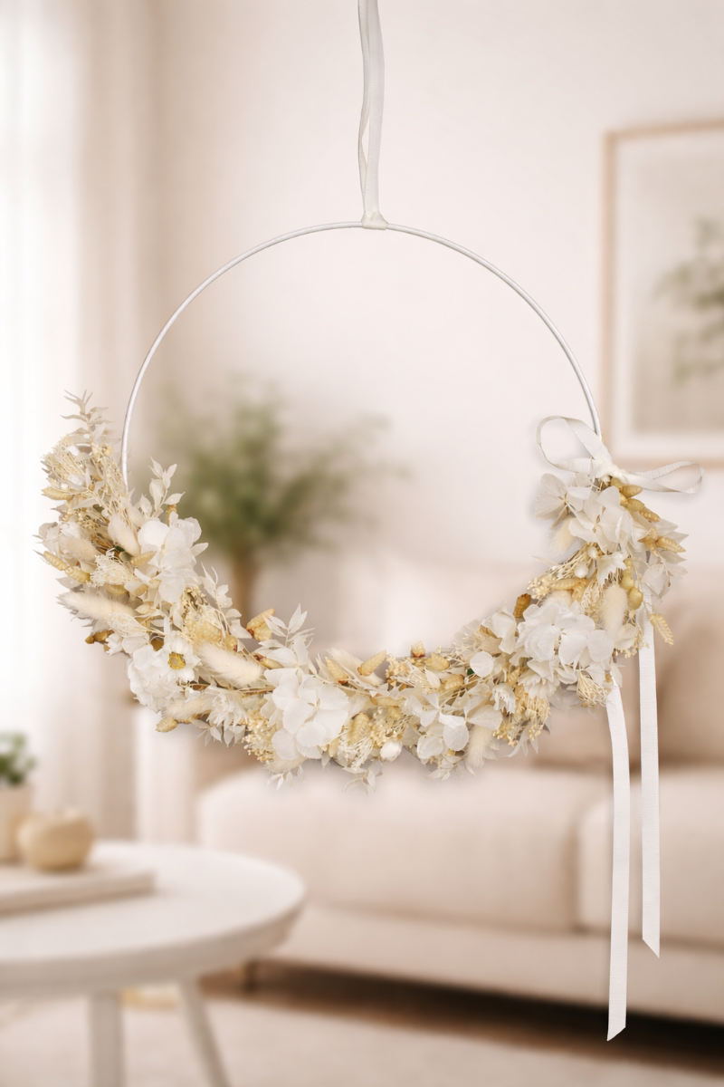 Albaelia Trockenblumenloop in Weiß eingerichtet