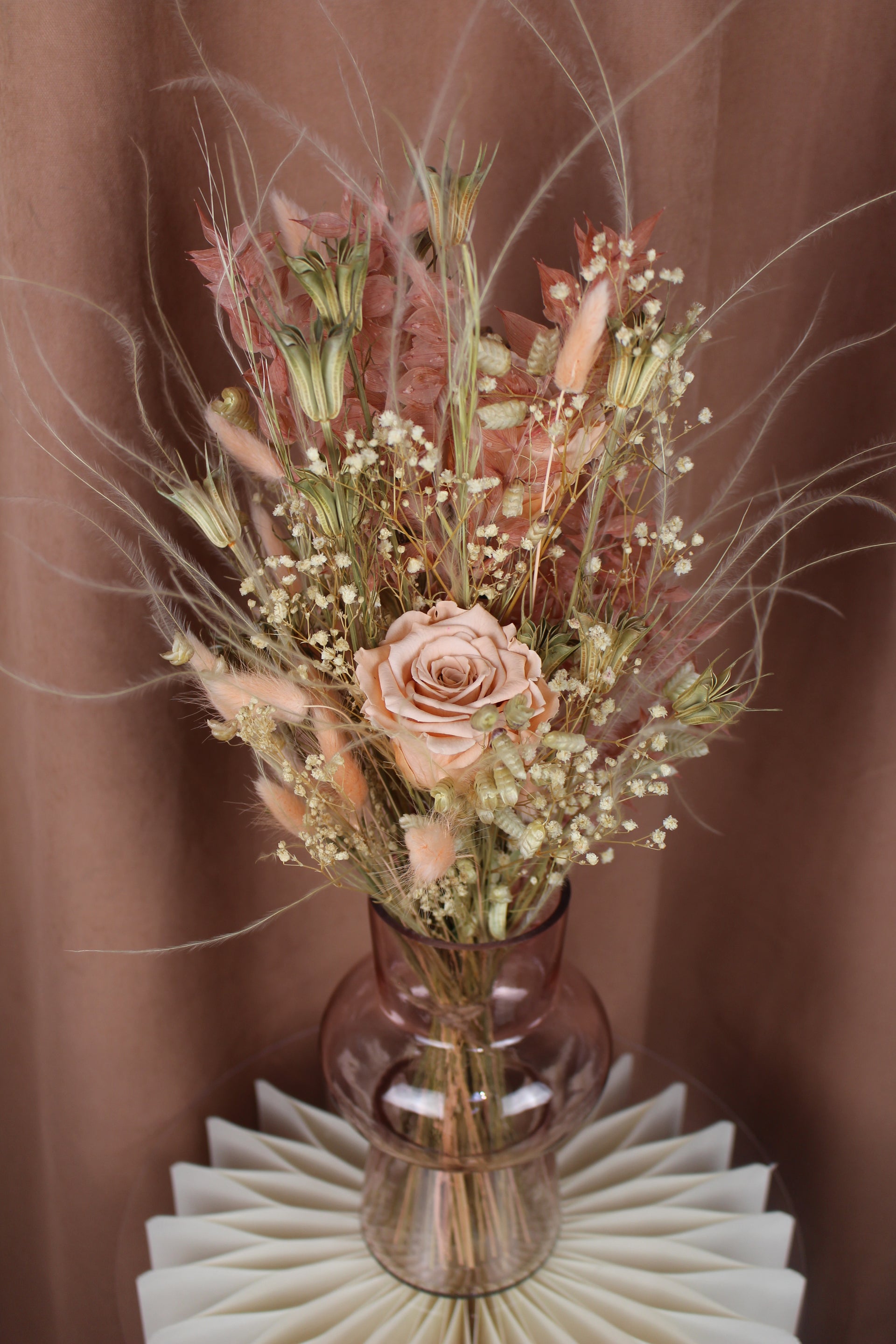'Rosula' - Trockenblumenstrauß mit präparierten Rosen