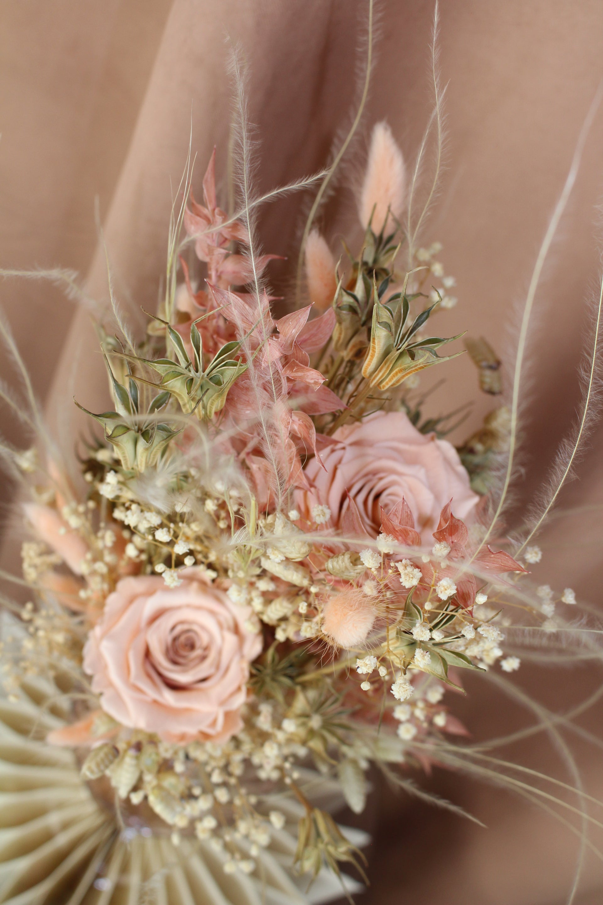 'Rosula' - Trockenblumenstrauß mit präparierten Rosen