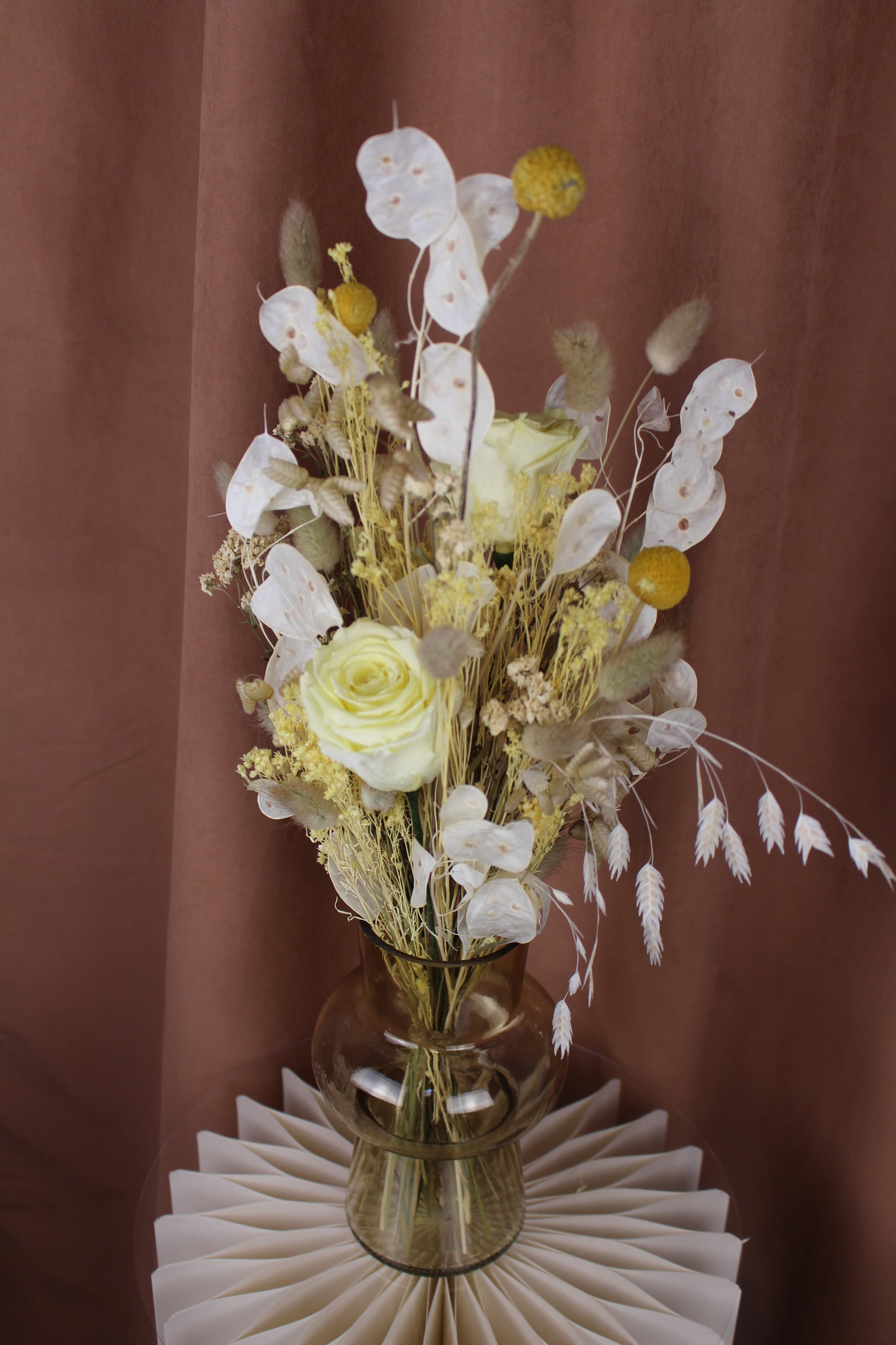 'Butyra' - Trockenblumenstrauß mit präparierten Rosen