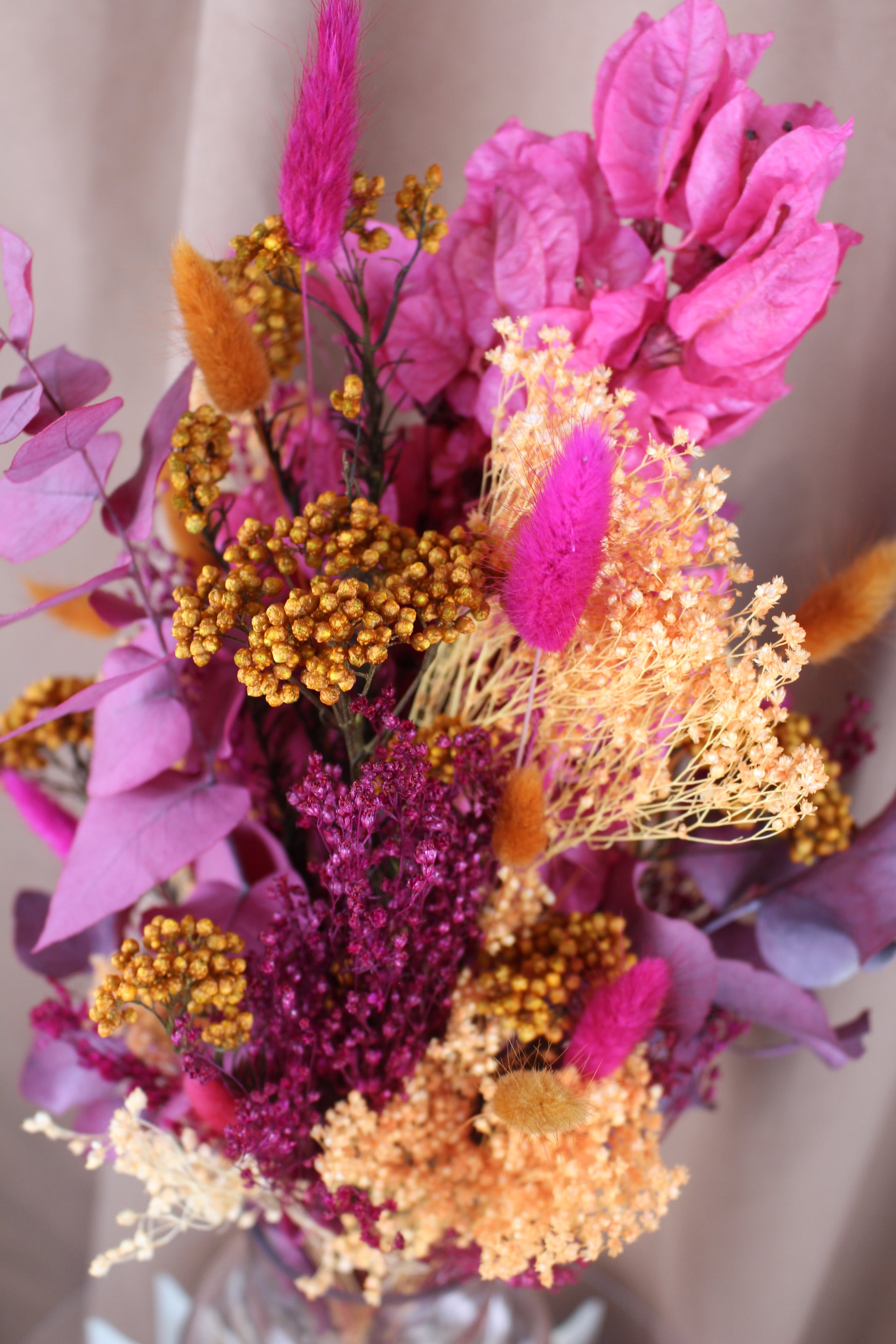 'Bougainara' - Trockenblumenstrauß mit stabilisierter Bougainvillea