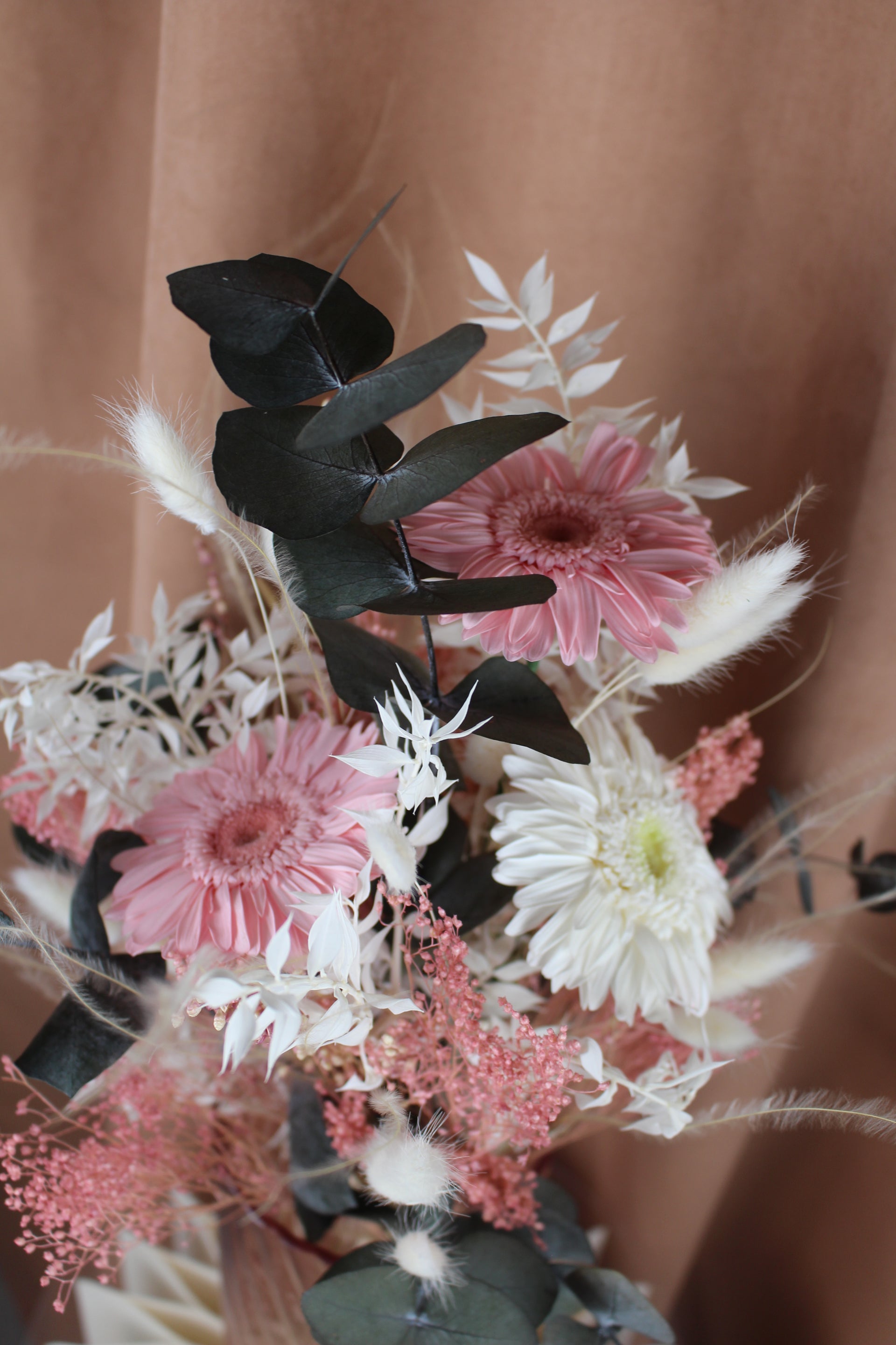 'Geranida' - Trockenblumenstrauß mit präparierten Gerbera