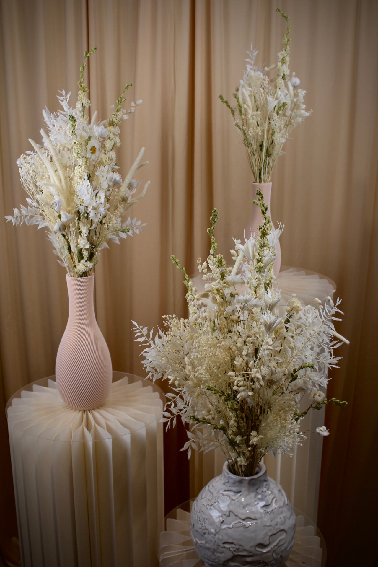 Pure White Trockenblumenstrauß in Weiss Größenabstufungen