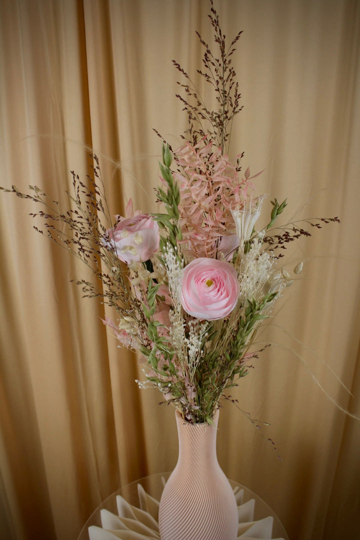 Strauss mit stabilisierten Rosa Ranunkeln und Trockenblumen