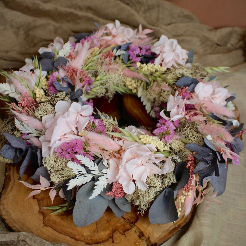 Trockenblumenkranz Rosalina mit Eukalyptus und Hortensie in Rosa