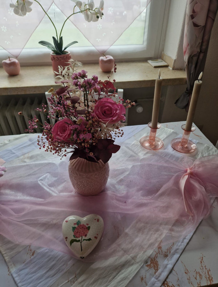 Rosaner Trockenblumenstrauß als Tischdeko