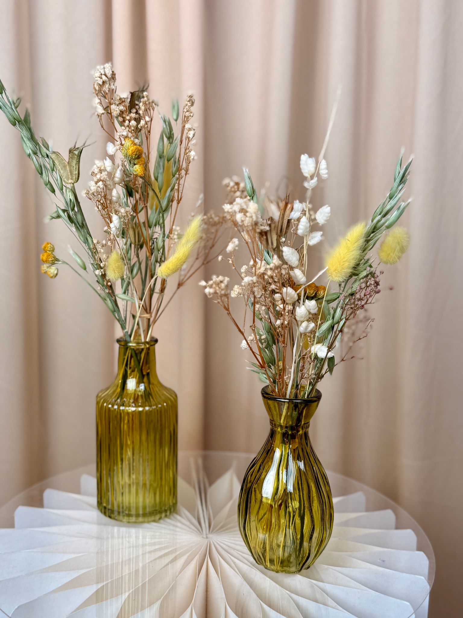 Golden Meadow – Tischdeko mit Trockenblumen & Vase