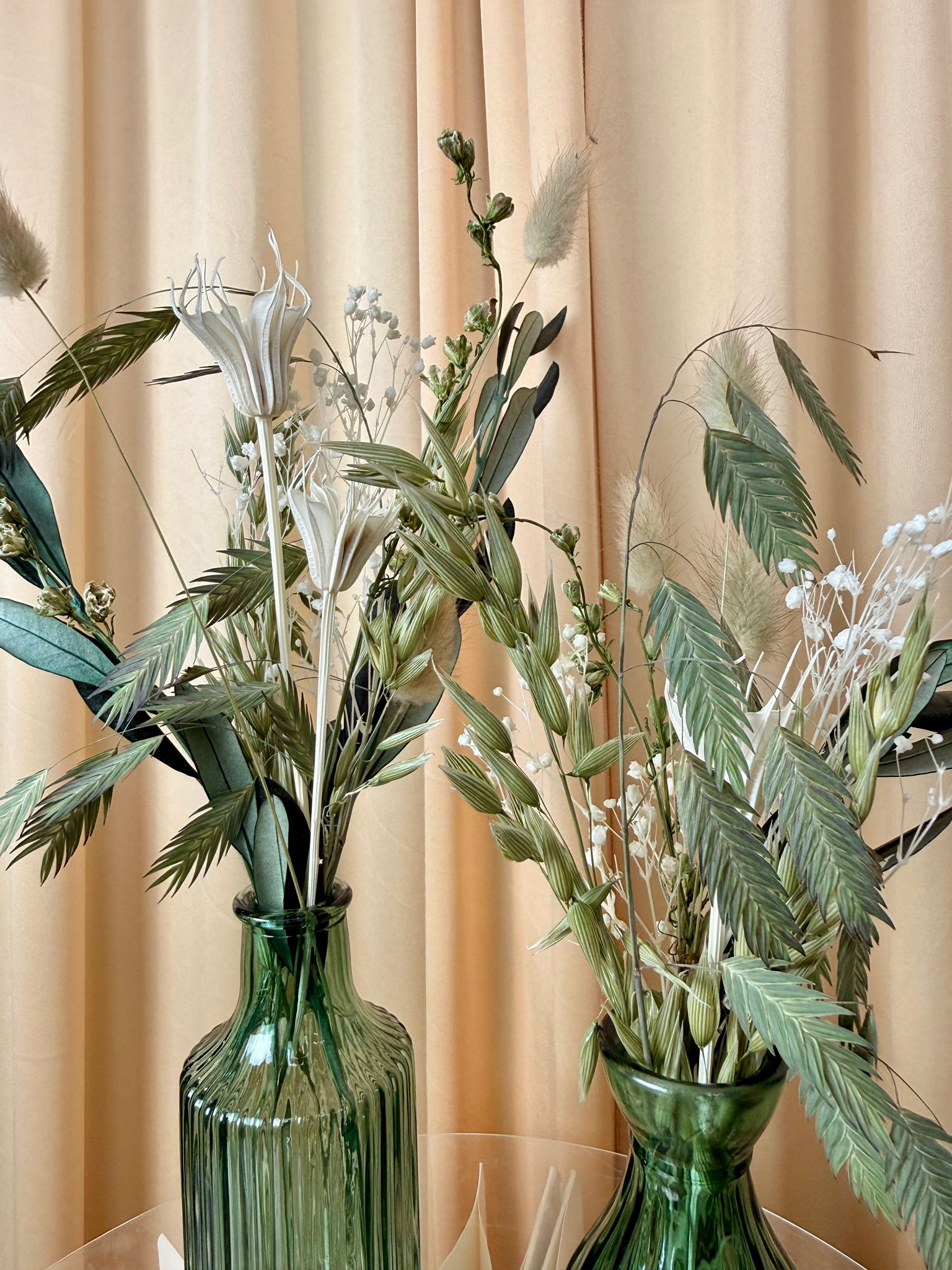 Sage Calm – Tischdeko mit Trockenblumen & Vase